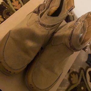 Stride rite boots colour camel size 10m